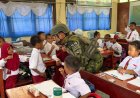Satgas Yonif 122/TS Mengajar Anak Wembi, Tanamkan Disiplin dan Semangat Meraih Cita-Cita